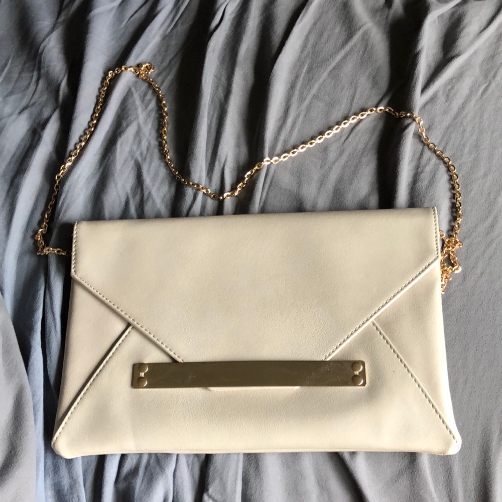 Tan clutch